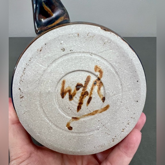 Signed Cat Creamer Pottery 5.5x3.75” - Picture 6 of 8